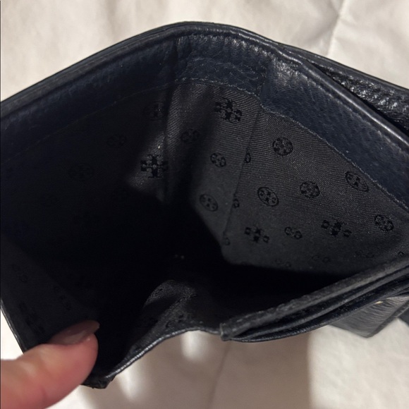 Tory Burch Black Pebbled Leather Card Holder - Picture 3 of 4